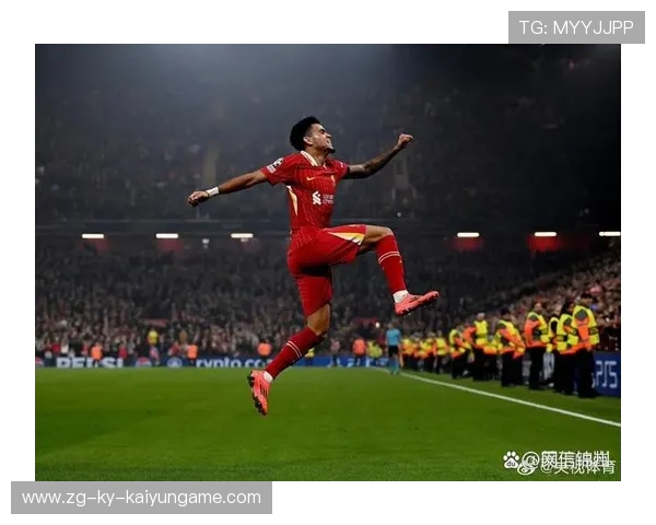 利物浦加克波顺脚抽射皮球旋入上角绝美画面：一次足下的诗性瞬间